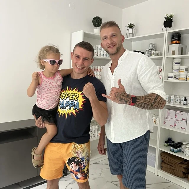 Łukasz Czerwiński ze sportowcami