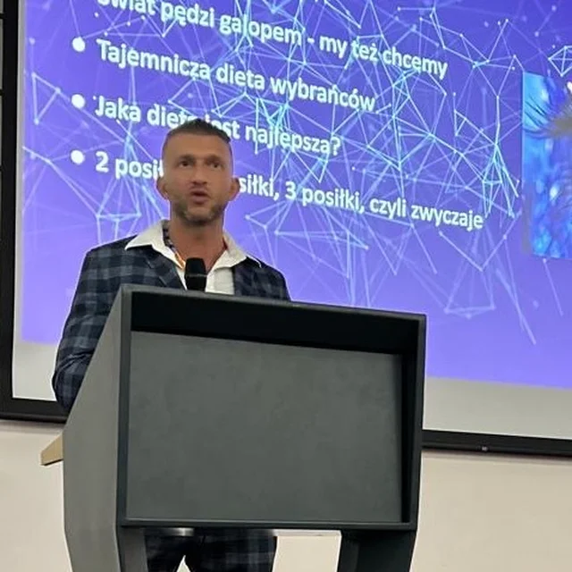 Łukasz Czerwiński ze sportowcami